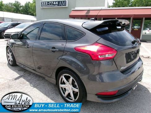 Used 2017 Ford Focus ST FWD image 4