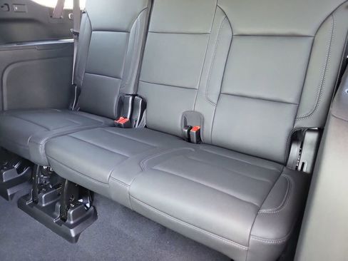 New 2026 Chevrolet Suburban Z71 w/ Comfort Package image 27