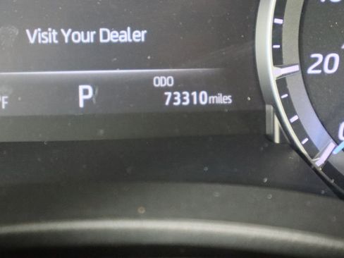 Used 2021 Toyota Highlander XLE image 35