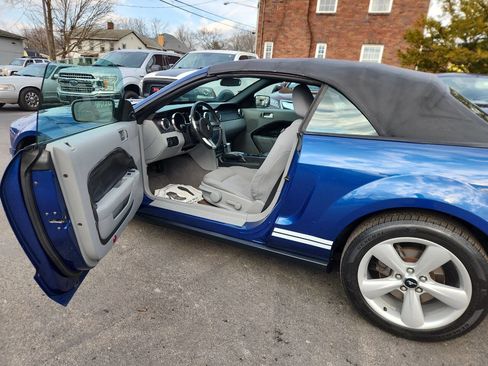 Used 2008 Ford Mustang Convertible image 20