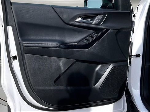 Used 2025 Chevrolet Equinox LT image 21