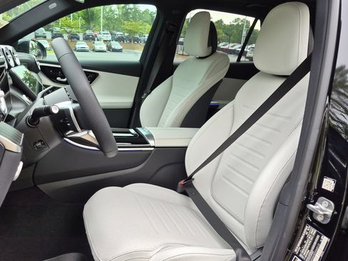 New 2027 Mercedes-Benz GLC 300 4MATIC image 16