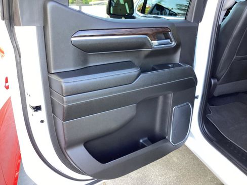 Used 2024 GMC Sierra 1500 SLT AWD/4WD image 11