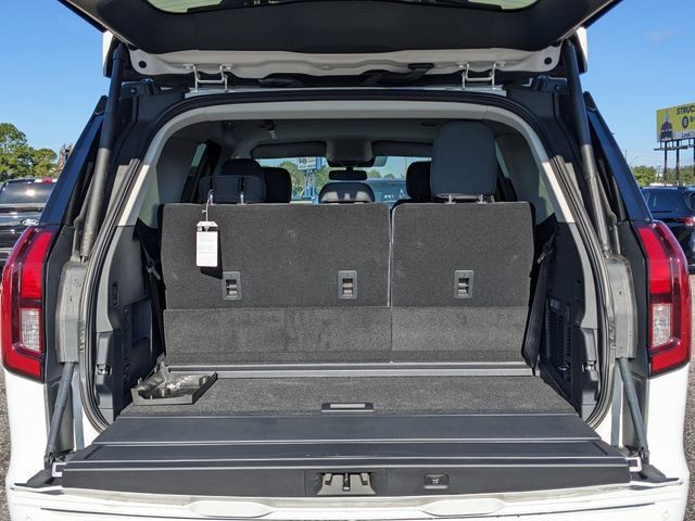 Used 2025 Ford Expedition Active RWD image 12