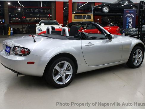 Used 2006 MAZDA MX-5 Miata Touring image 9