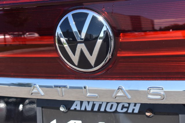 Used 2024 Volkswagen Atlas SE AWD/4WD image 16