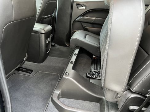 Used 2019 Chevrolet Colorado ZR2 w/ ZR2 Midnight Special Edition image 17