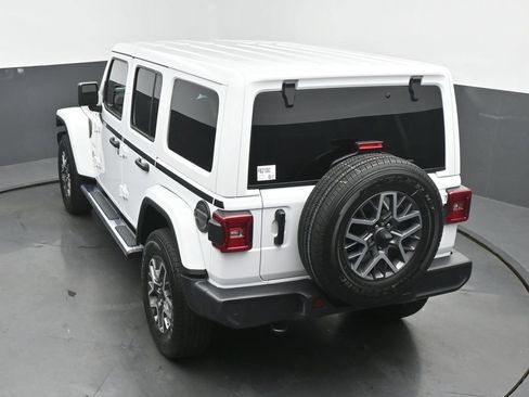 Used 2024 Jeep Wrangler Unlimited Sahara w/ Technology Group AWD/4WD image 44