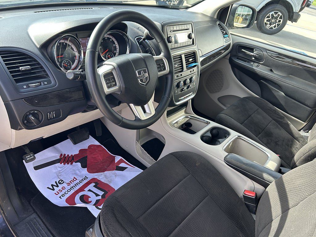 Used 2013 Dodge Grand Caravan SXT w/ Rear Park Assist Pkg FWD image 11