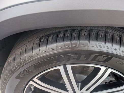 Certified 2025 Mercedes-Benz GLE 450 4MATIC image 11