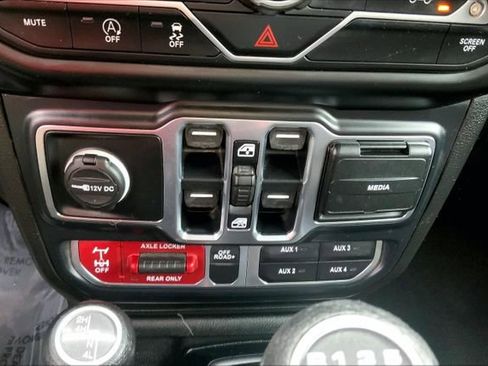 Used 2020 Jeep Gladiator Mojave w/ Trailer Tow Package AWD/4WD image 35