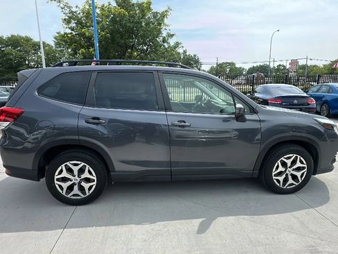 Used 2022 Subaru Forester Premium AWD/4WD image 4