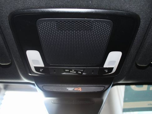 Used 2025 Honda HR-V Sport image 34