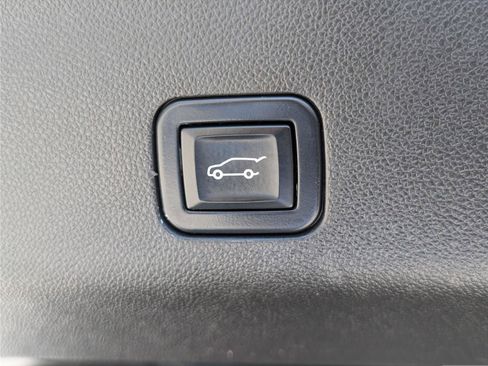 Used 2023 Chevrolet Tahoe RST AWD/4WD image 16
