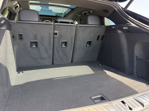 Used 2026 Porsche Macan image 33