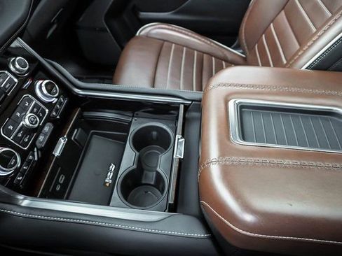 Used 2024 GMC Yukon Denali Ultimate image 17