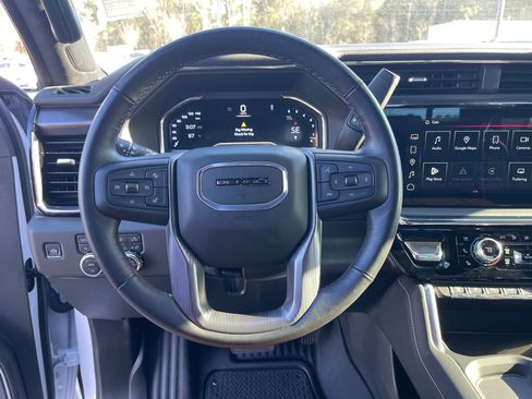 Used 2025 GMC Sierra 2500 Denali Ultimate image 16