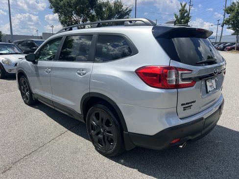 Used 2025 Subaru Ascent Bronze Edition image 5