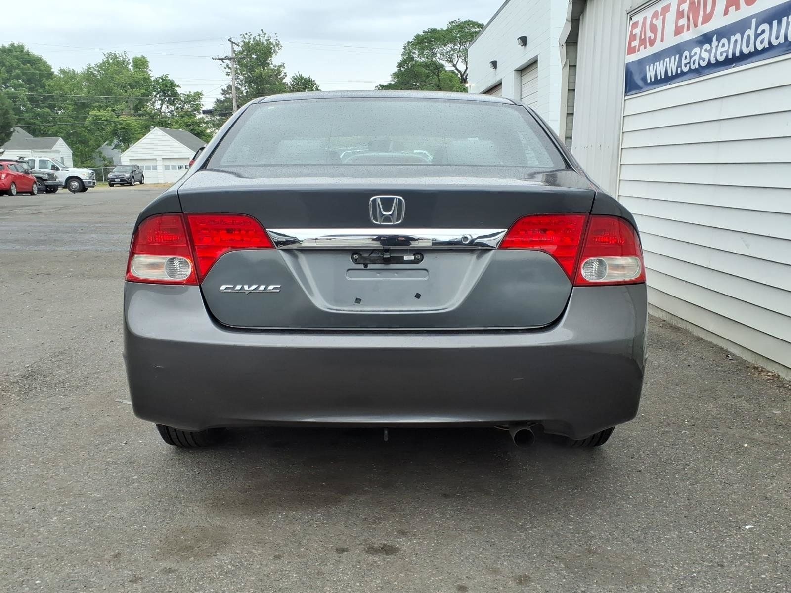 Used 2010 Honda Civic DX-VP image 4