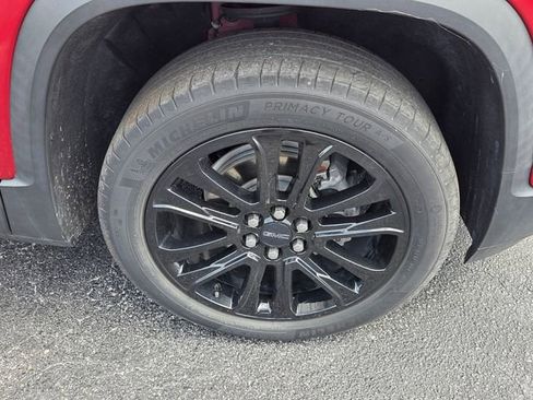 Used 2022 GMC Acadia SLE w/ Driver Convenience Package image 17