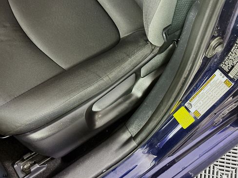 Used 2020 Toyota Corolla LE FWD image 13