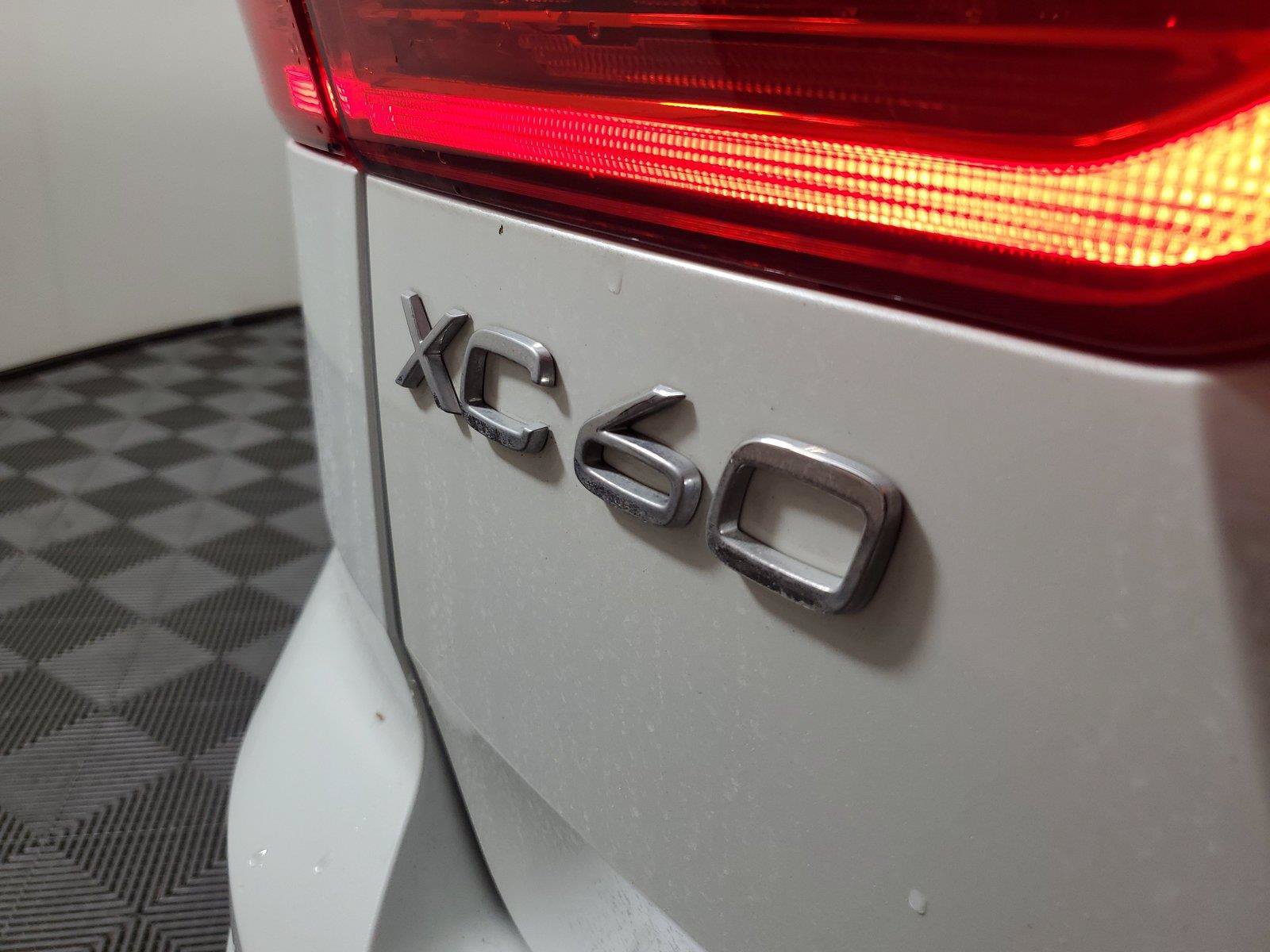 Used 2024 Volvo XC60 B5 Ultimate AWD/4WD image 8