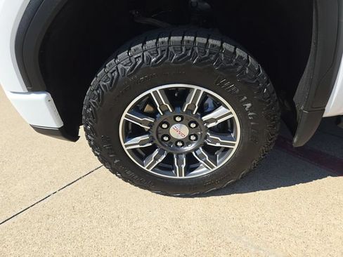 Used 2025 GMC Sierra 1500 AT4 AWD/4WD image 31
