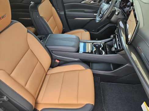 New 2027 Chevrolet Traverse Z71 w/ Driver Confidence Package AWD/4WD image 16