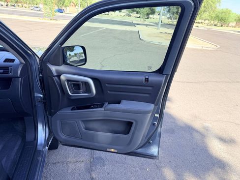 Used 2006 Honda Ridgeline RT image 24