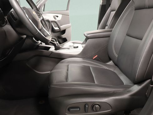 Used 2024 Chevrolet Blazer LT w/ Midnight/Sport Edition FWD image 20