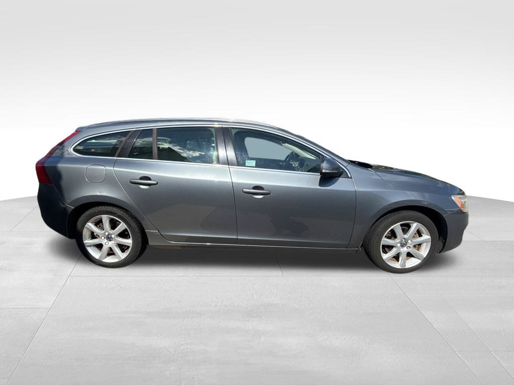 Used 2017 Volvo V60 T5 Premier FWD image 6