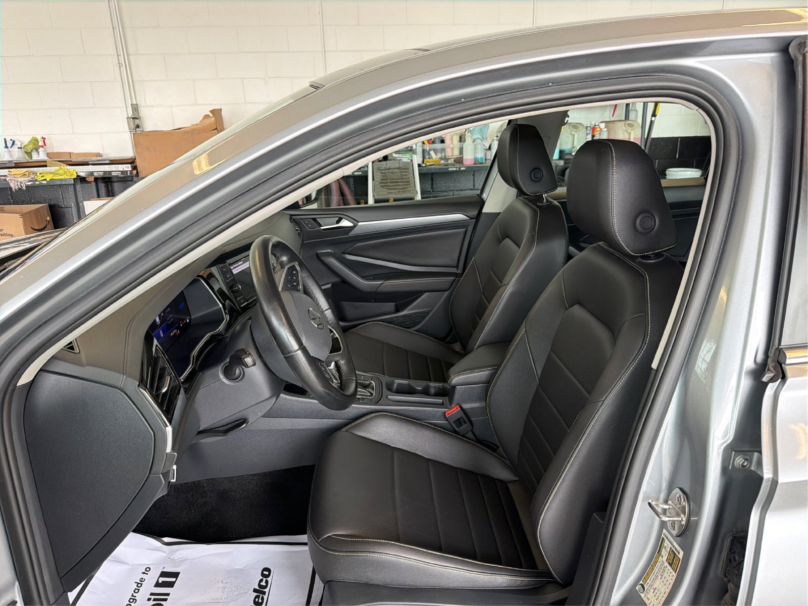 Used 2024 Volkswagen Jetta SE FWD image 9