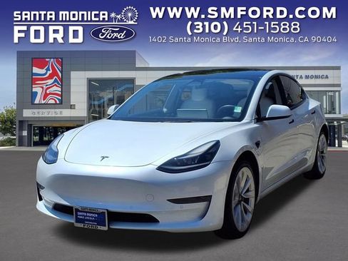 Used 2022 Tesla Model 3 Standard Range RWD image 1