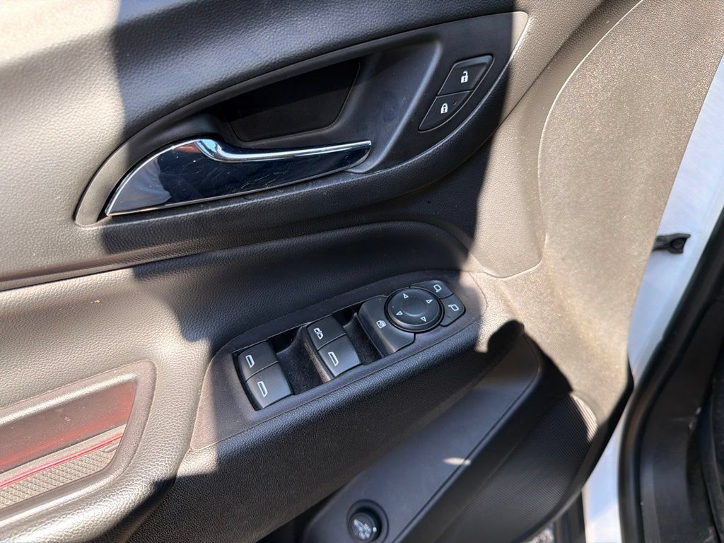 Used 2019 Chevrolet Equinox LT AWD/4WD image 12