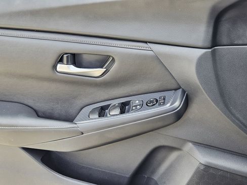 Used 2024 Nissan Sentra SV image 27