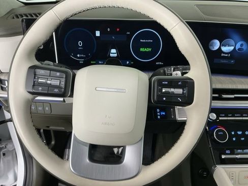 Used 2025 Hyundai Santa Fe Calligraphy image 18