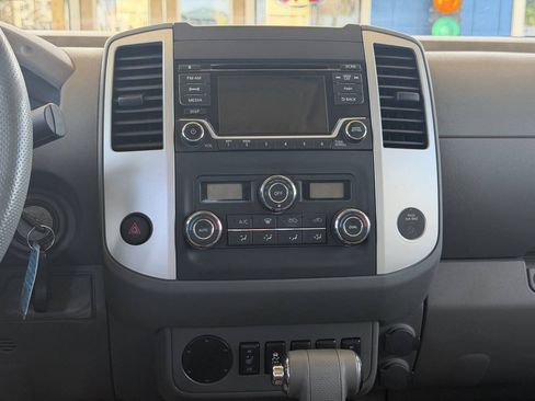 Used 2015 Nissan Frontier SV w/ SV Value Truck Package RWD image 16