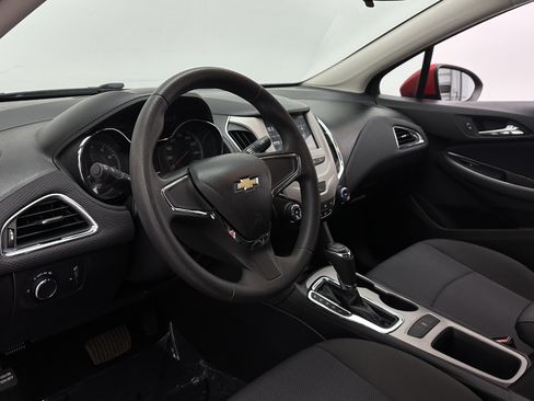 Used 2017 Chevrolet Cruze LS FWD image 11