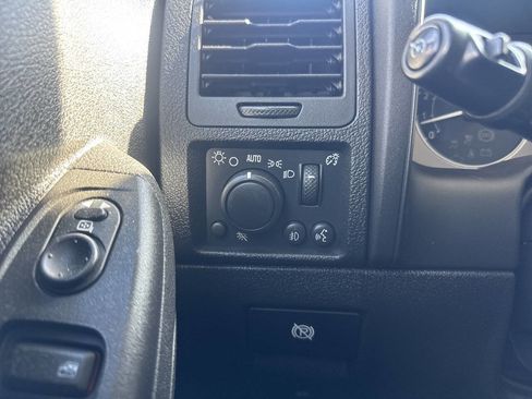 Used 2008 HUMMER H3 image 32