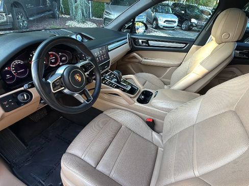 Used 2023 Porsche Cayenne Platinum Edition AWD/4WD image 21