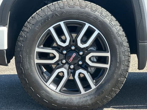 Used 2026 GMC Sierra 1500 AT4 w/ AT4 Premium Package AWD/4WD image 26