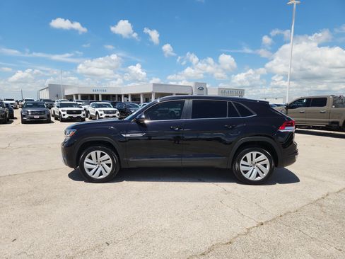 Used 2021 Volkswagen Atlas Cross Sport SE FWD image 4
