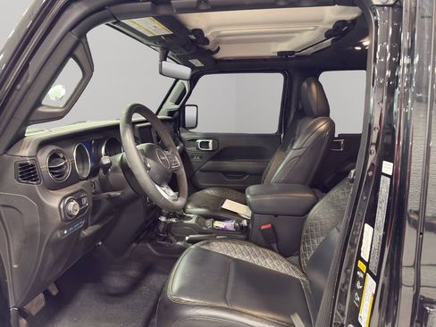 Used 2023 Jeep Wrangler Unlimited Sahara image 4