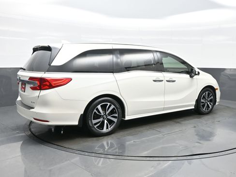 Used 2018 Honda Odyssey Elite image 6