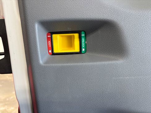 Used 2019 Ford Transit 150 XLT image 34