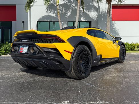 Used 2023 Lamborghini Huracan Sterrato AWD/4WD image 9