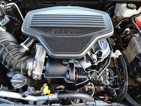 Certified 2025 Chevrolet Blazer RS FWD image 36