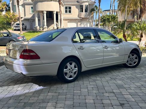 Used 2004 Lexus LS 430 RWD image 5