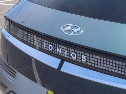 Certified 2023 Hyundai Ioniq 5 Limited RWD image 9