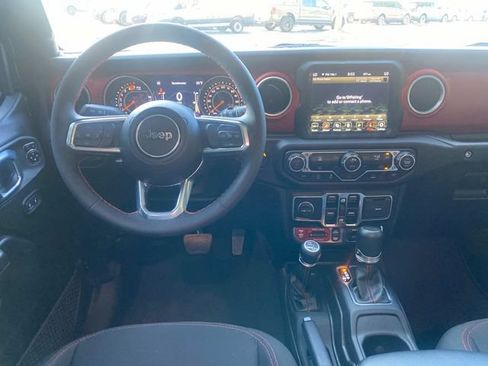 Used 2023 Jeep Wrangler Unlimited Rubicon AWD/4WD image 8